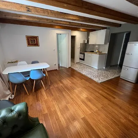 Seaside Zitta Apartment