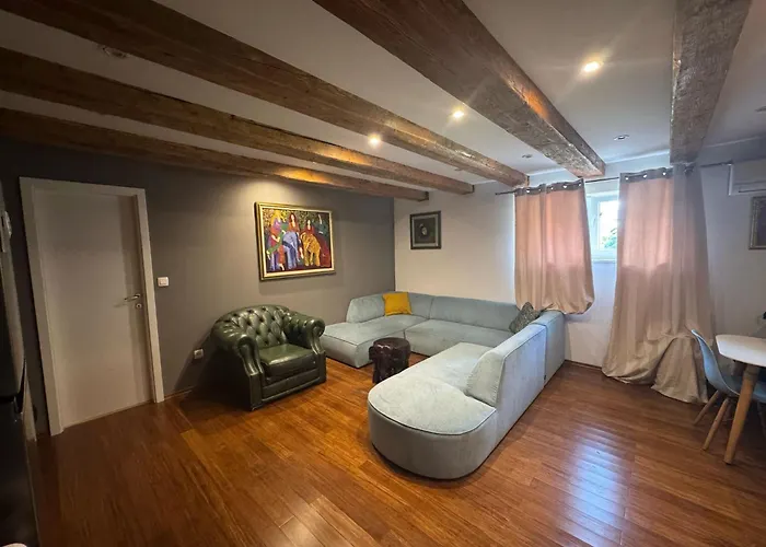 Seaside Zitta Apartment & Pickeball Court