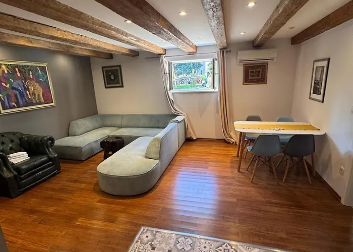 Seaside Zitta Apartment & Pickeball Court *